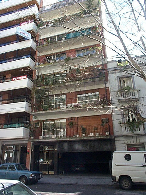 lafachada.jpg (100149 bytes)