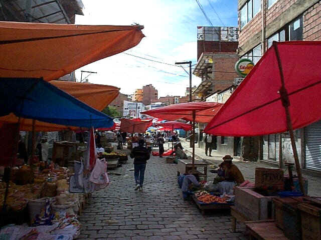 mercadoenlapaz.jpg (98616 bytes)
