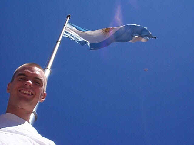 yoybandera.jpg (37517 bytes)